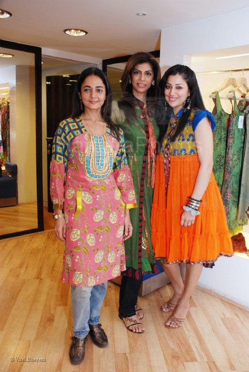 Sabina Chopra, Zeba Kohli and Sabina Singh at Aza Launches the Spring Summer 2008 Collection