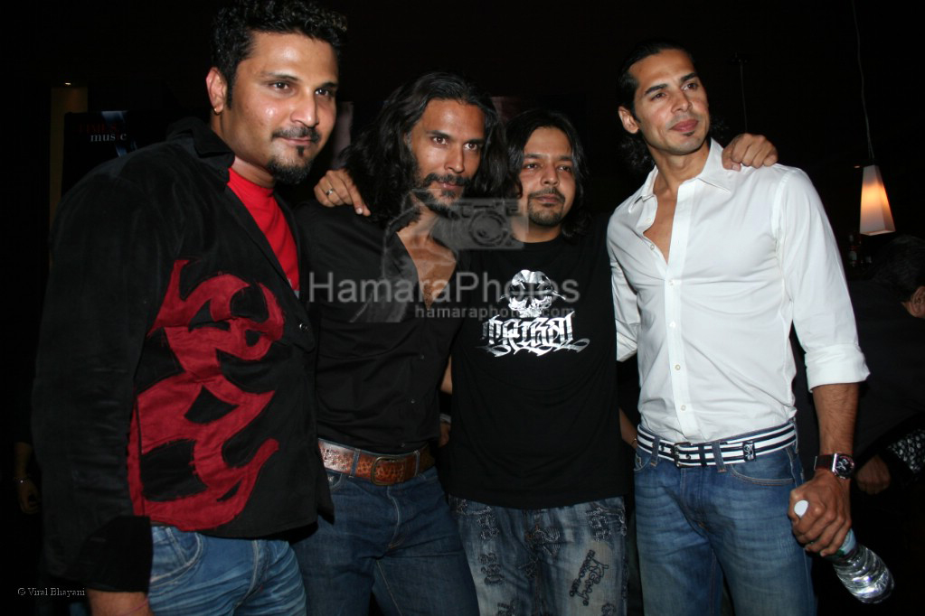 Siddharth,Milind Soman,Suhaas,Dino Morea at the Bhram film bash hosted by Nari Hira of Magna in Khar on 2nd March 2008