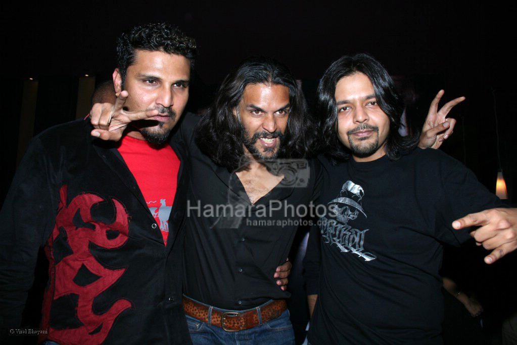 Siddharth,Milind Soman and Suhaas at the Bhram film bash hosted by Nari Hira of Magna in Khar on 2nd March 2008