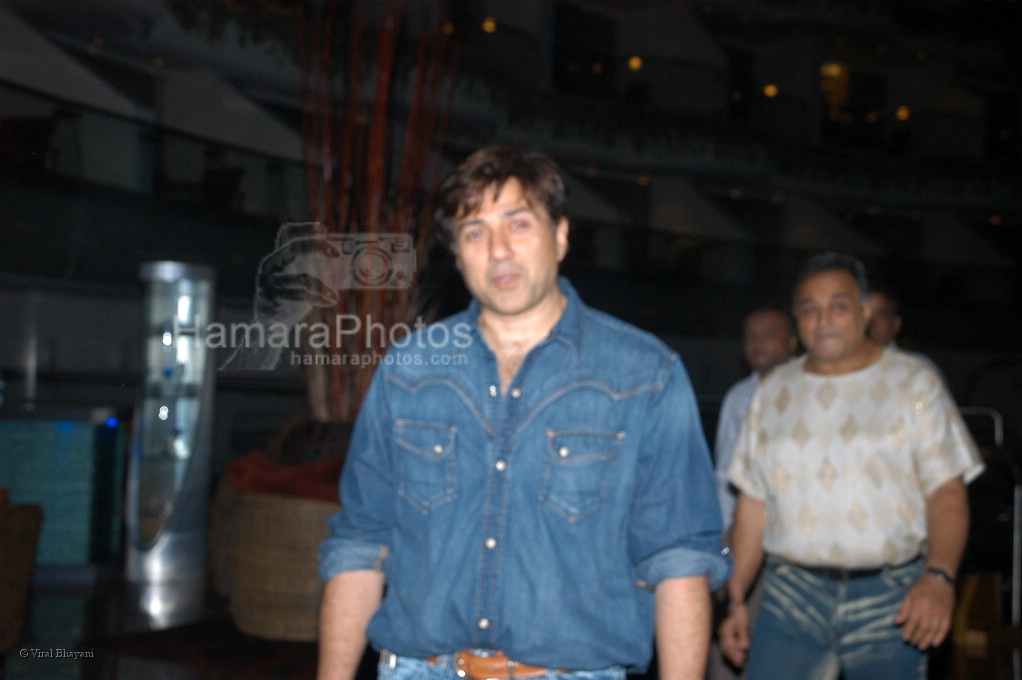 Sunny Deol at director Neeraj Pathak's birthday bash in Sahara Star on March 3rd 2008