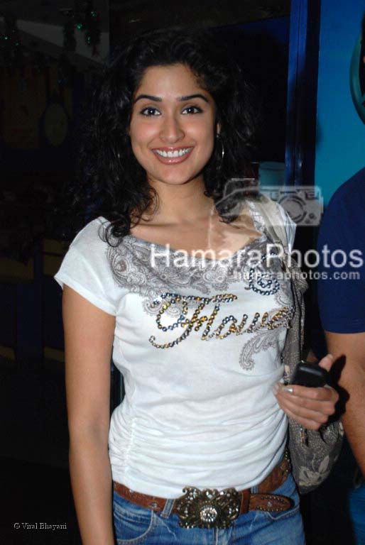 Anjala Zaveri at 10,000 BC premiere in Fame, Andheri on March 5th 2008