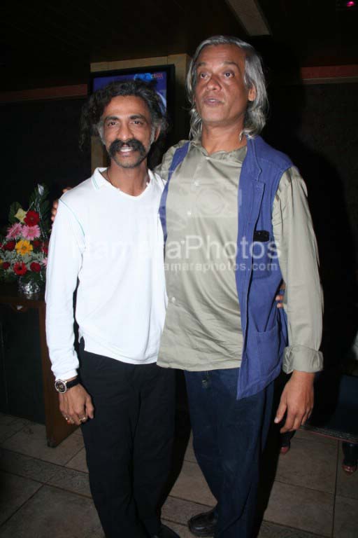 Makrand Deshpande,Sudhir Mishra at Makrand Deshpande's birthday in RIO lounge on March 5th 2008