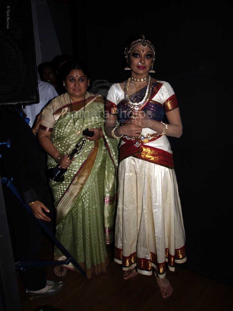 Shubha Mudgal, Shobana at Yami women achiver's awards and concert in Shanmukhandand Hall on March 7th 2008 