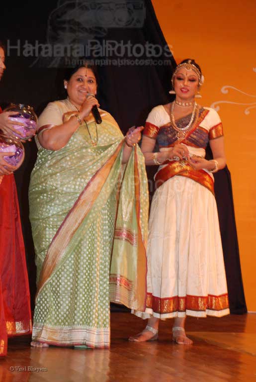 Shubha Mudgal, Shobana at Yami women achiver's awards and concert in Shanmukhandand Hall on March 7th 2008 
