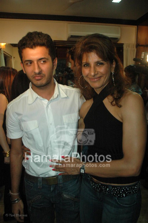 Aneeta Raaj with Son at the launch of WATSON FITNESS in Khar Danda on March 13th 2008