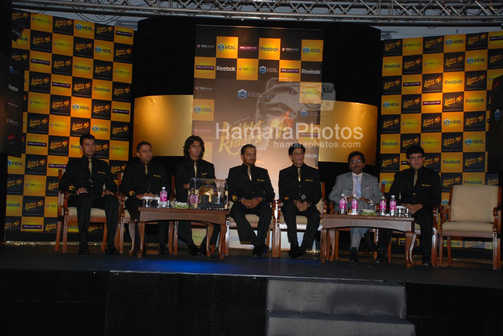 Akash Chopra,Ishant Sharma, Murali Kartik, Shahrukh Khan,Lalit Modi,Saurav Ganguly at launch of Kolkata Knight Riders in Taj Lands End on 13 March 2008 