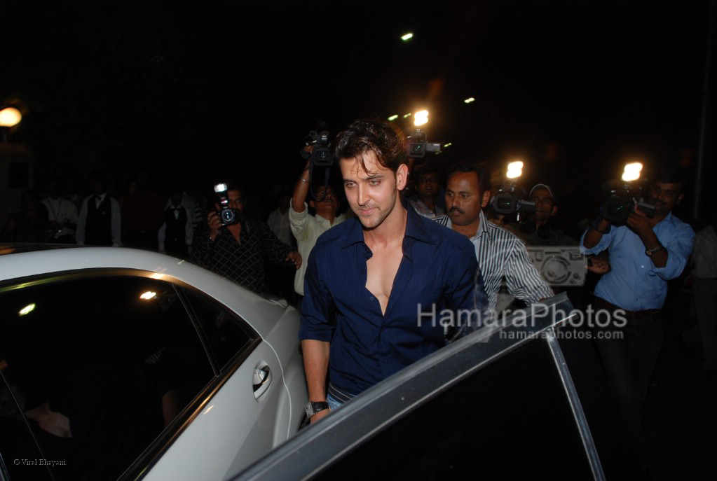 Hrithik Roshan at the launch of WATSON FITNESS in Khar Danda on March 13th 2008