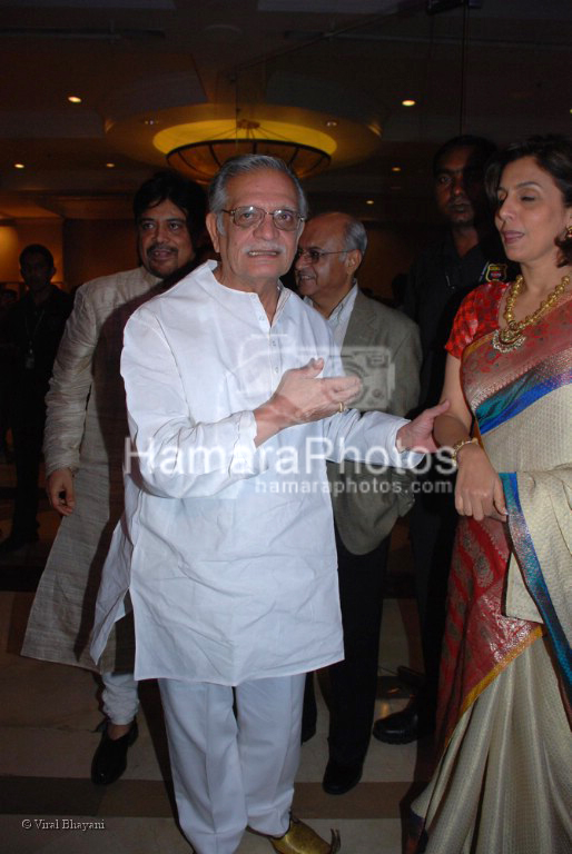 Gulzar,Neetu Singh at MAMI Festival closing night in JW Marriott on March 13th 2008