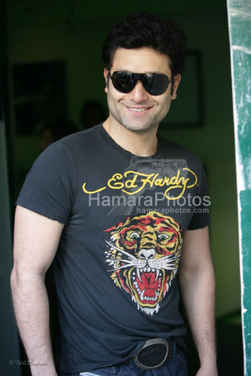 Shiney Ahuja on the sets of film Hijack at Poison on March 15th 2008 