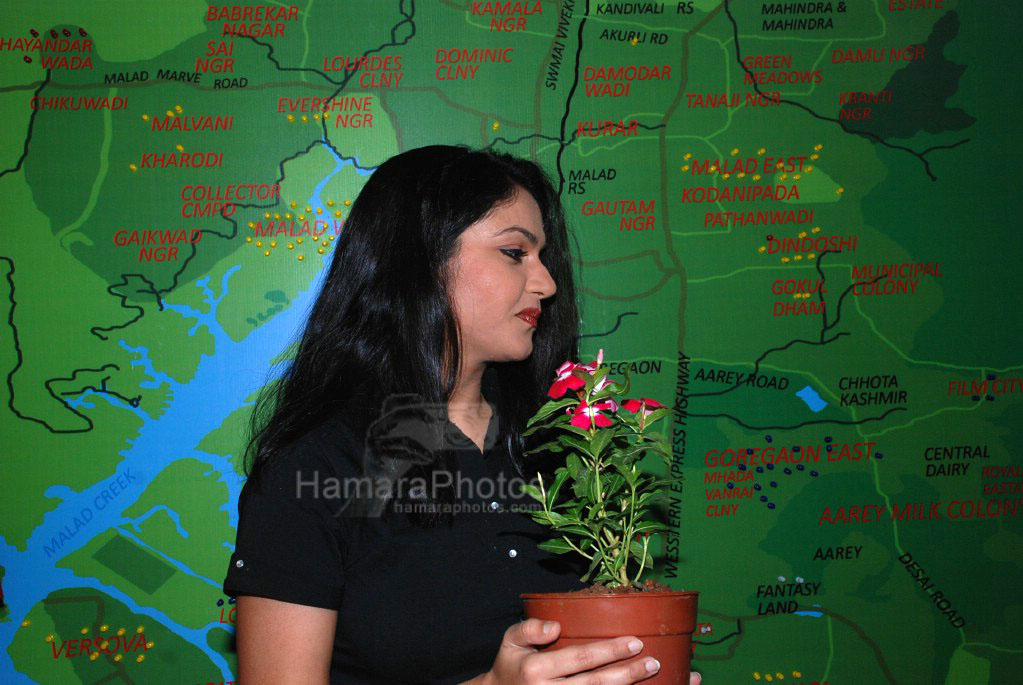Gracy Singh promotes Green Mumbai in Inorbit Mall on 16th March 2008 
