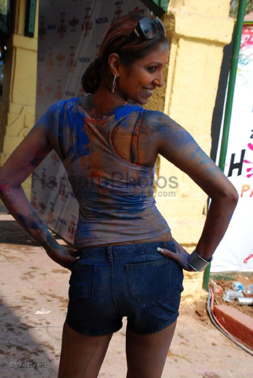 at Zoom Holi bash in Mumbai  in Dariya Mahal, Versova on March 22nd 2008