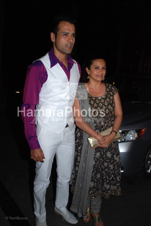 Rohit Roy with Manasi at Parvin Dabas and Preeti Jhangiani wedding reception in Hyatt Regency on March 23rd 2008