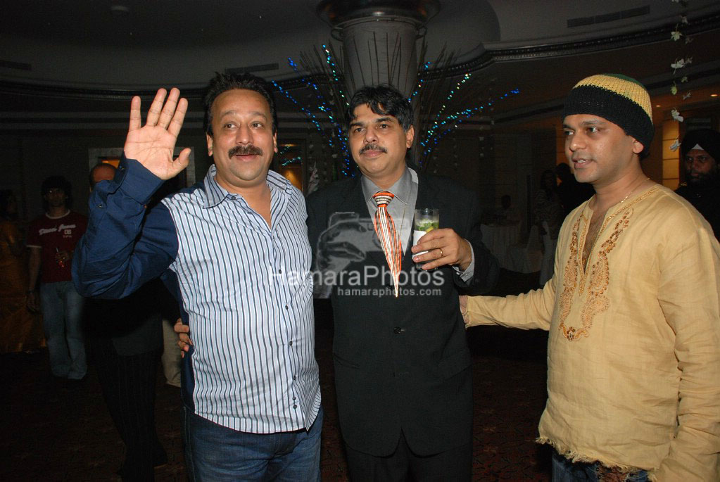Baba Siddiqui at Hrishikesh Pai bash in Mayfair Rooms on March 23rd 2008