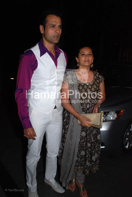 Rohit Roy with Manasi  at Parvin Dabas and Preeti Jhangiani wedding reception in Hyatt Regency on March 23rd 2008