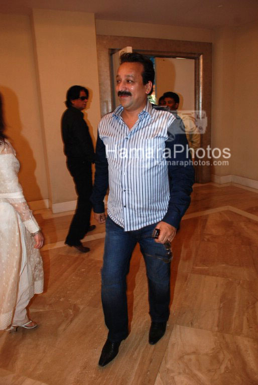 Baba Siddiqui at Hrishikesh Pai bash in Mayfair Rooms on March 23rd 2008