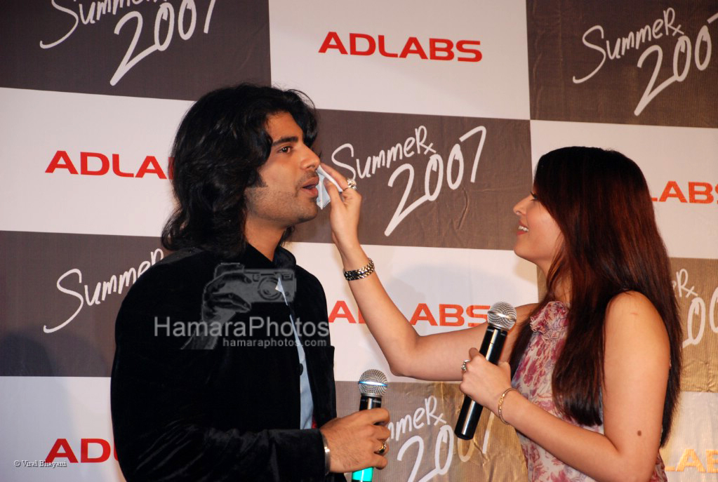 Sikander Kher with Aishwarya Rai at the Summer 2007 first look in The Club on March 25th 2008