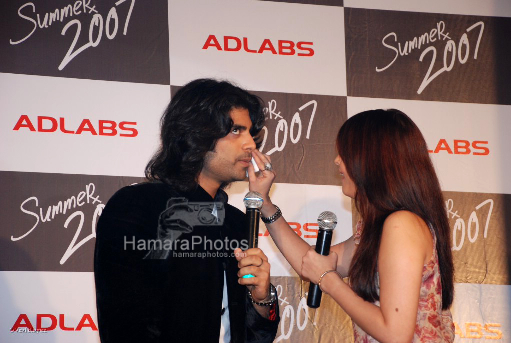 Sikander Kher with Aishwarya Rai at the Summer 2007 first look in The Club on March 25th 2008