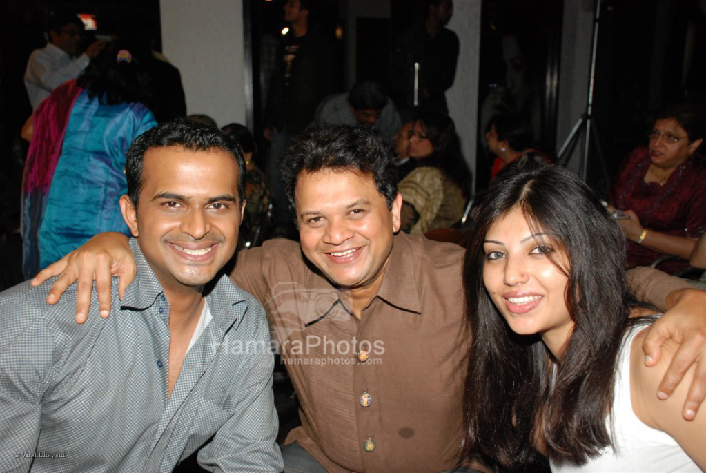Siddharth Kannan with Viren Shah and a friend at the Launch of Apriati jewellery in Vie Lounge on March 26th 2008