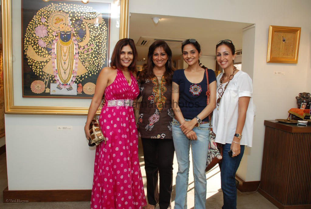 Nisha Jamwal,Sharmilla Khanna,Madhoo at Uma Kilachand's art exhibition in Studio Napean on March 26th 2008