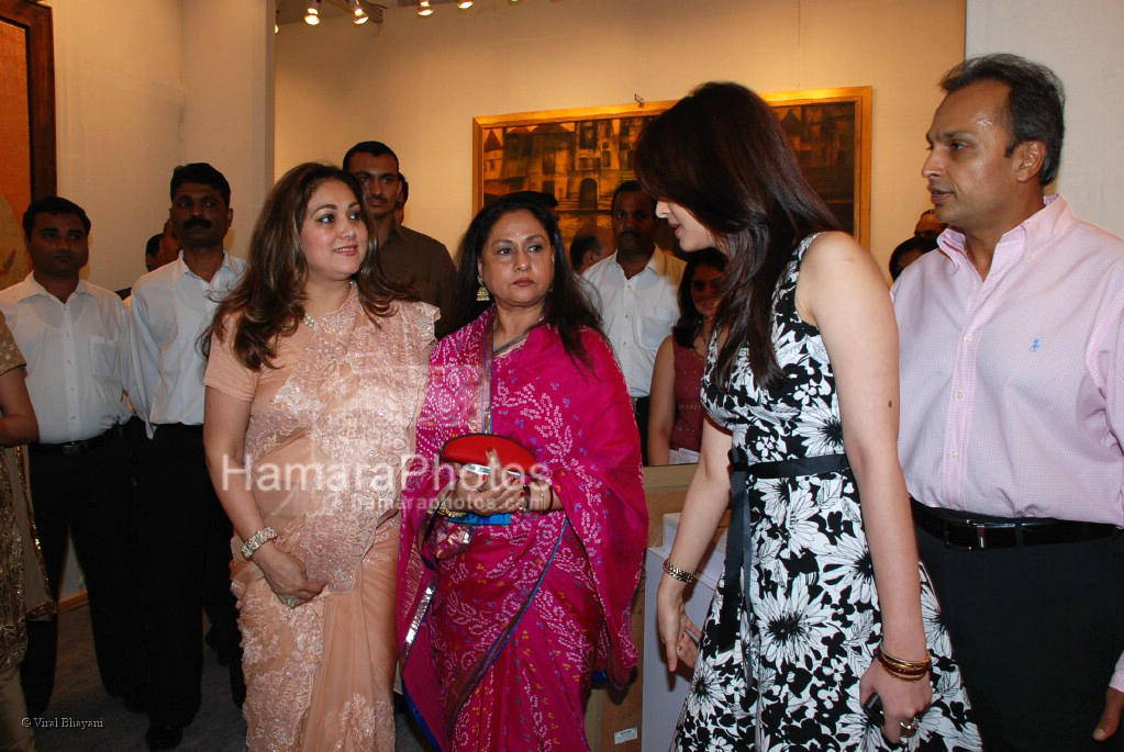 Jaya Bachchan, Tina Ambani, Aishwarya Rai,Anil Ambani at Tina  Ambani's Harmony show in Nehru Centre on March 28th 2008