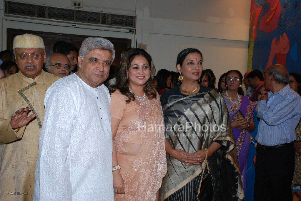 Kiran Shantaram, Javed Akhtar, Tina Ambani and Shabana Azmi at Tina  Ambani's Harmony show in Nehru Centre on March 28th 2008
