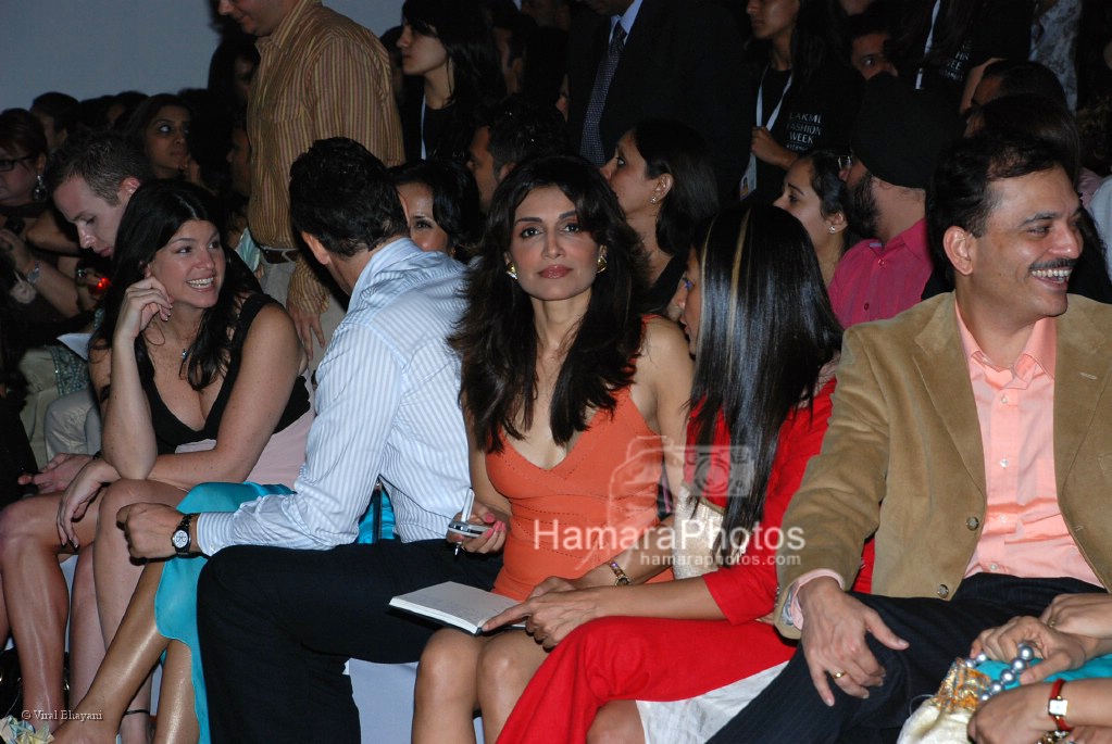 at Manish Malhotra Show in LIFW on 29th 2008