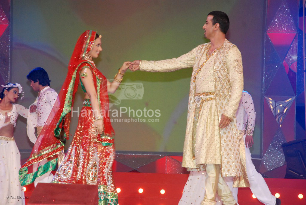 Ronit Roy,Roshini Chopra at Sansui TV Awards on 29th 2008