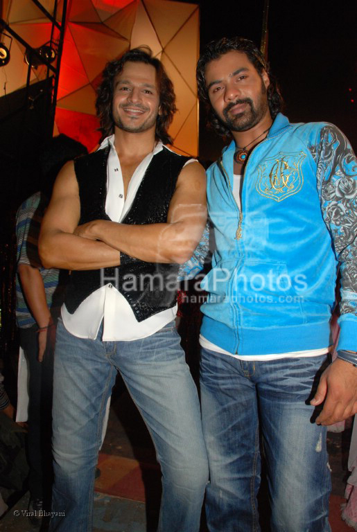 Vivek Oberoi with Shabbir Ahluwalia at Sansui TV Awards on 29th 2008