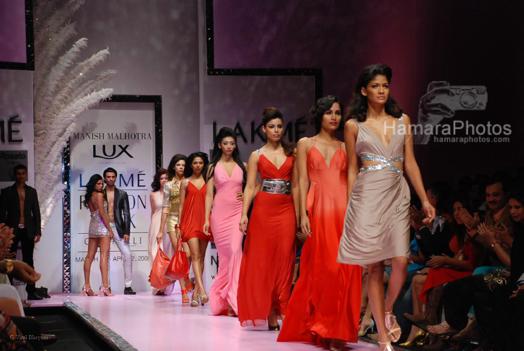 at Manish Malhotra Show in LIFW on 29th 2008