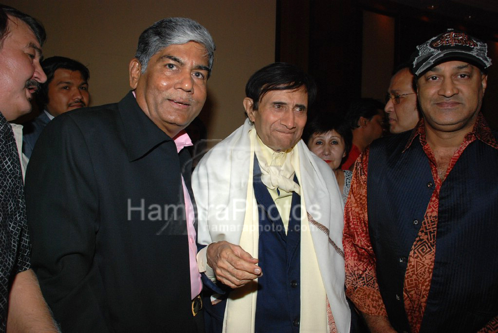 Vijay Kalantri with Dev Anand at promotional book event hosted by Vijay Kalantri in Taj Land's End on March 30th 2008