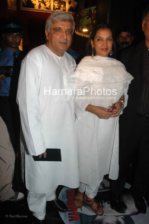 Javed Akhtar, Shabana Azmi at Shaurya premiere in PVR Juhu on April 3rd 2008