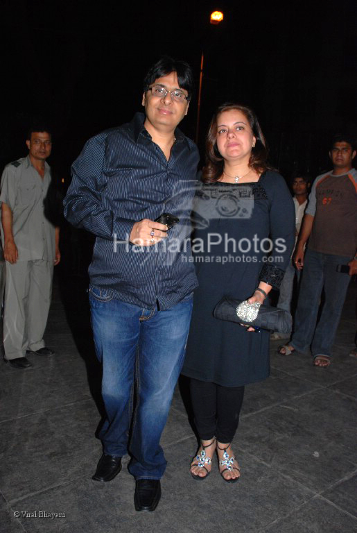 Vashu Bhagnani with wife at Race Success Bash on April 2nd 2008
