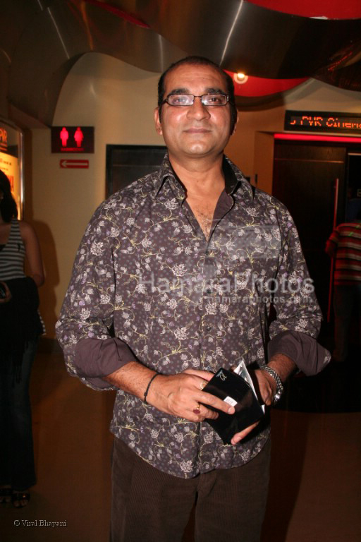 Abhijeet at Shaurya premiere in PVR Juhu on April 3rd 2008