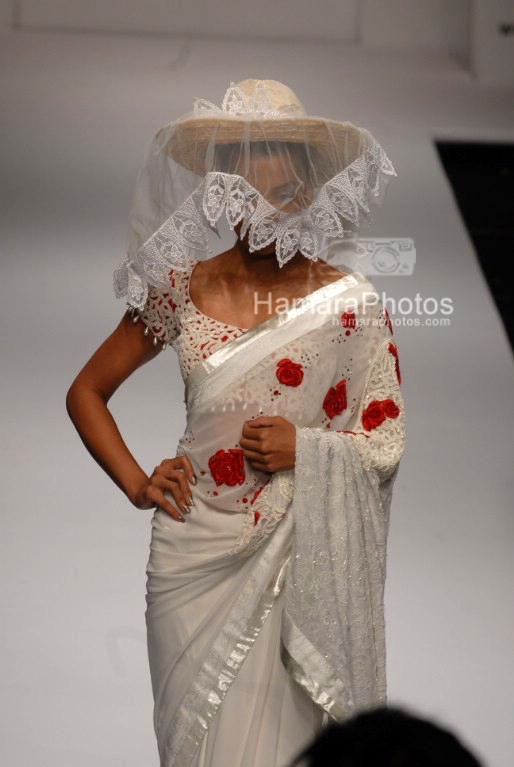 Model walks on the ramp for Sanjay Malhotra in Lakme Fashion week on April 2nd 2008