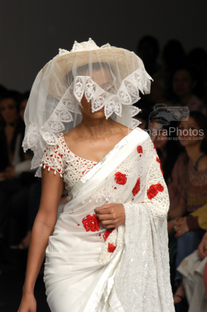 Model walks on the ramp for Deepti Toor in Lakme Fashion Week on April 2nd 2008