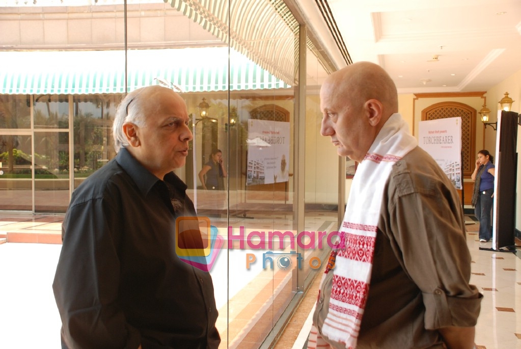 Mahesh Bhatt, Anupam Kher at the documentary launch of Torchbearer The Story of a Philanthropist at Taj Land's End on April 5th 2008 