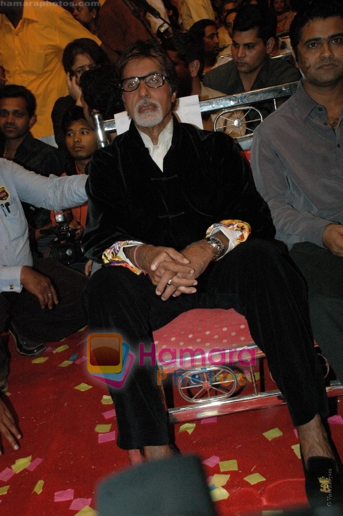 Amitabh Bachchan at Chhote Ustad finals 