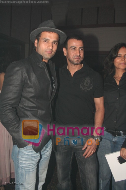 Rohit Roy,Ronit Roy at Sansui Awards success bash in The Club on April 7th 2008 