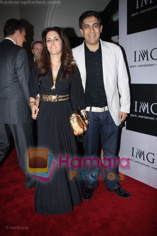 Pria Kataria with husband at IMG BASH in Taj President on April 7th 2008 