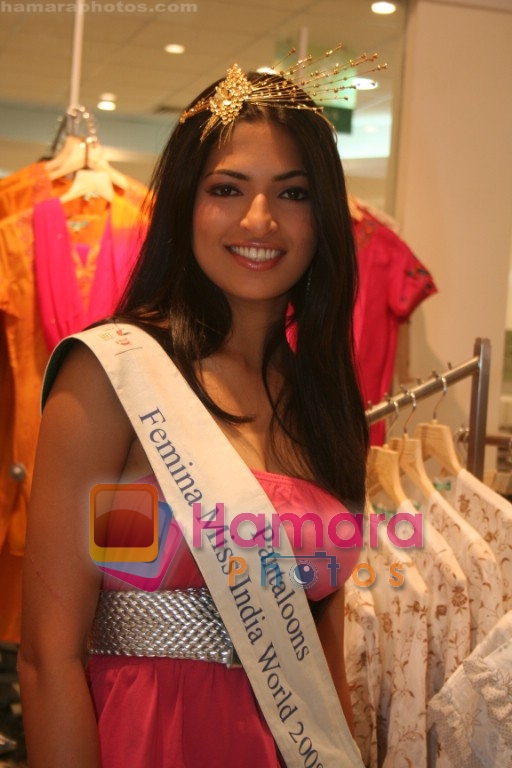 Femina Miss India finalists visit Pantaloon store in  Megamall on April 8th 2008 