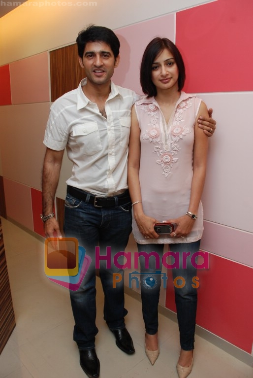 Gauri and Hiten Tejwani at the launch of Pretti Slim in Kandivli on April 10th 2008 