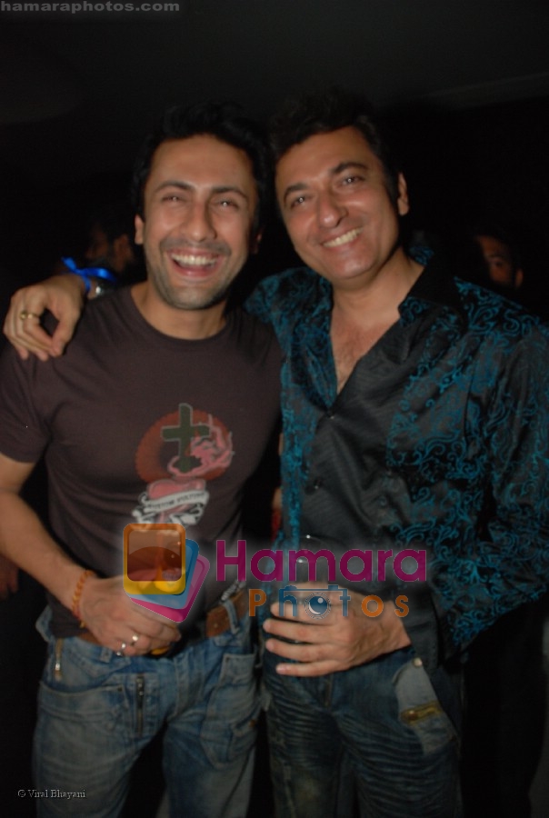 at Designer Kawaljeet Singh's bday bash in D Ultimate Club on April 13th 2008 