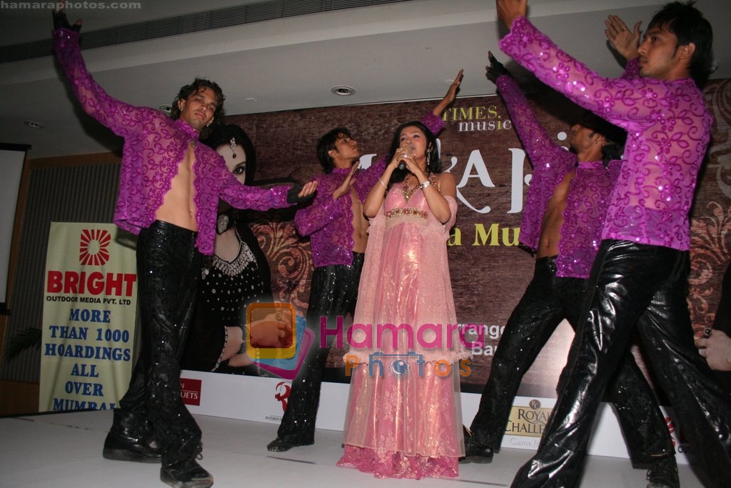 Lalitya Munshaw at the Launch of Lalitya's music album titled _Maika Piya_ in Fun Republic on April 15th 2008 