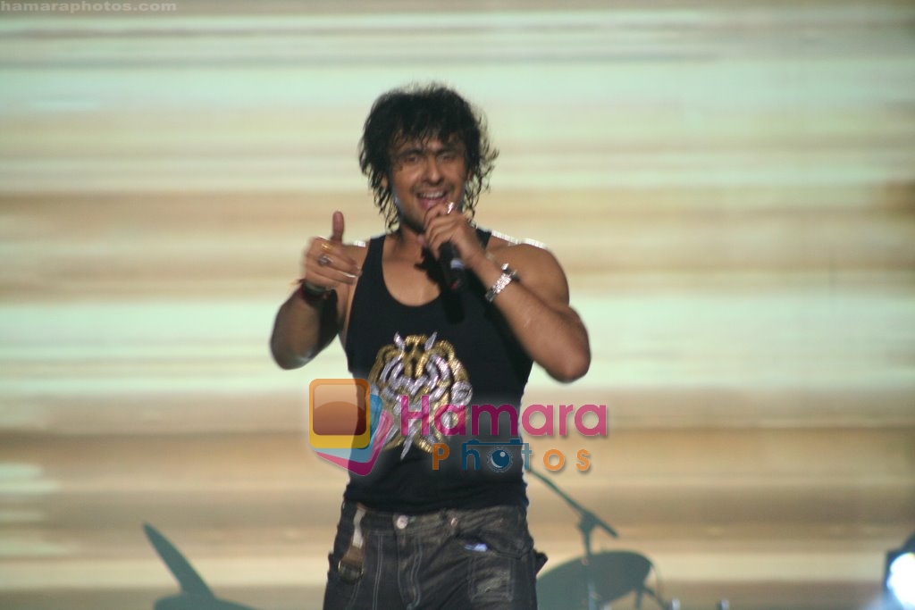 Sonu Nigam concert for BIG 92.7 fm in Andheri Sports Complex on April 20th 2008 