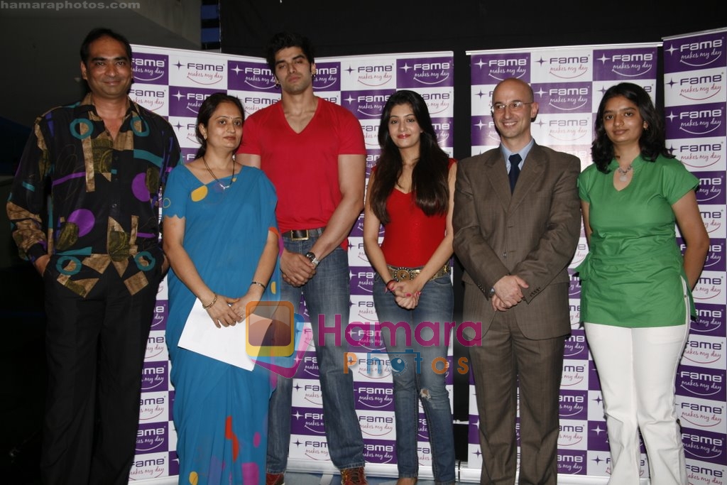 Neha Oberoi, Nikitin Dheer promote Italy at Fame in Fame, Andheri on April 25th 2008 