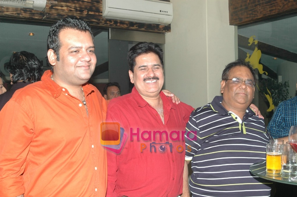 Producer Dinesh Chugh  Producer Ashwani Chopra and Dir Satish Kaushik at Karan Razdans Bday Bash in Mangi Ferra, Juhu on April 26th 2008 