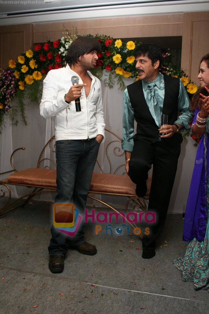 Himesh Reshammiya with Rajesh Khattar at Vandana Sajnani and Rajesh Khattar's wedding reception in BJN Hall on May 5th 2008