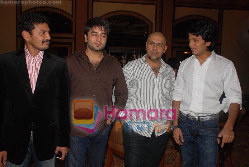 Shekhar Ravjiani, Vishal Dadlani, Ritesh Deshmukh at De Taali music launch in Taj land_d End on May 12th 2008