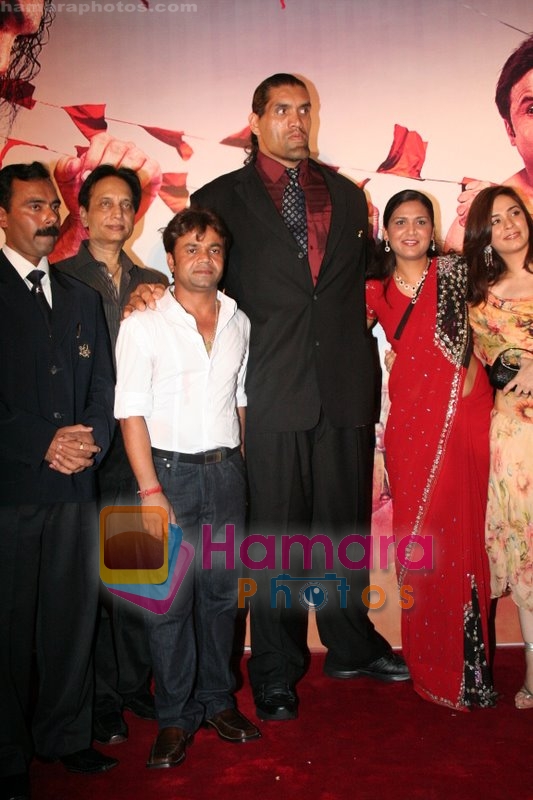 Sameer, Rajpal Yadav, Great Khali, Manoj Joshi,Nargis at the film Khusti bash in Sun N Sand on May 16th 2008