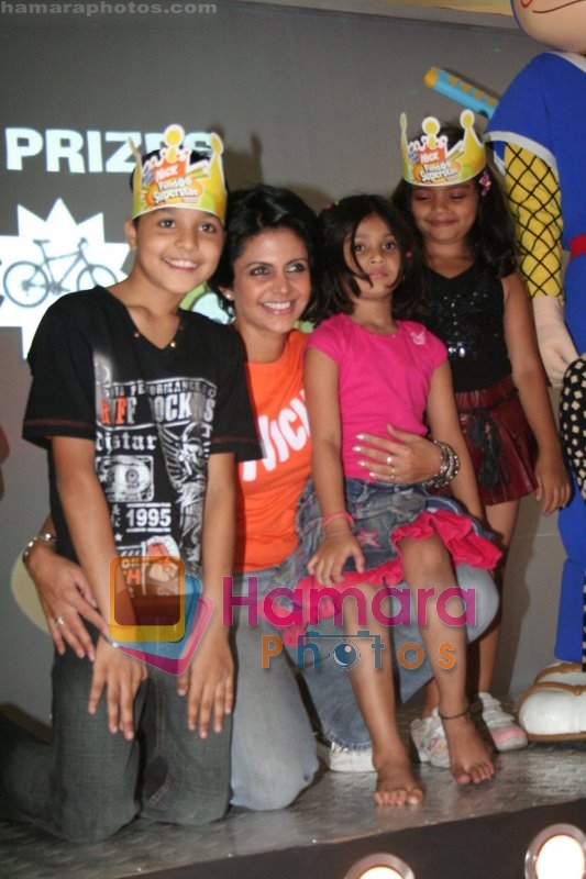Mandira Bedi promotes Nick Summer Fiesta in Inorbit Mall on May 17th 2008